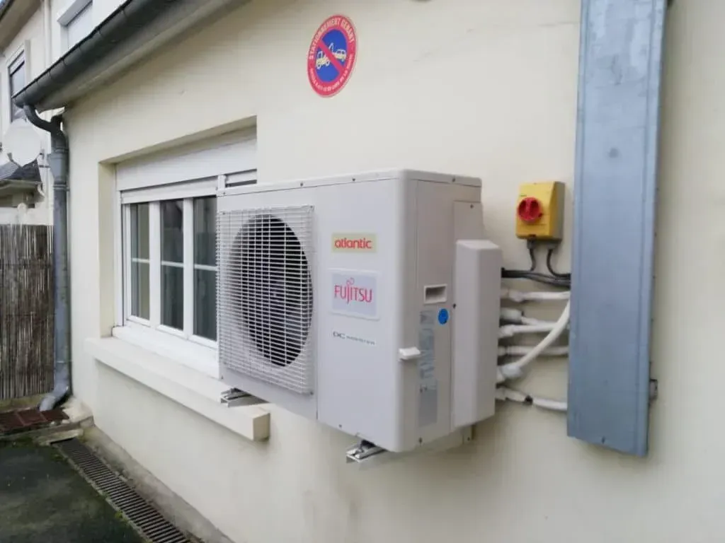PAC dans une maison de ville messine — sortie du fioul à Metz